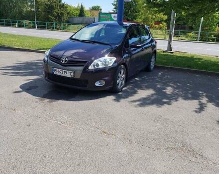 Фиолетовый Тойота Аурис, объемом двигателя 1.6 л и пробегом 157 тыс. км за 9900 $, фото 3 на Automoto.ua