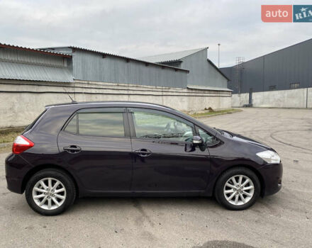 Фіолетовий Тойота Ауріс, об'ємом двигуна 1.6 л та пробігом 150 тис. км за 10750 $, фото 7 на Automoto.ua