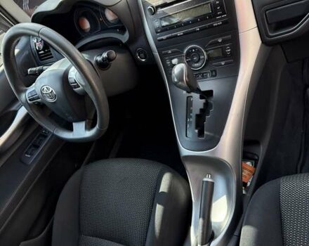 Фиолетовый Тойота Аурис, объемом двигателя 1.6 л и пробегом 146 тыс. км за 11000 $, фото 8 на Automoto.ua