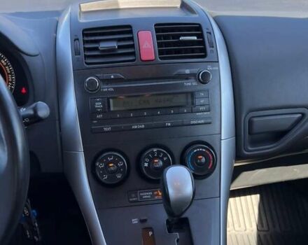 Фіолетовий Тойота Ауріс, об'ємом двигуна 1.6 л та пробігом 145 тис. км за 9900 $, фото 17 на Automoto.ua