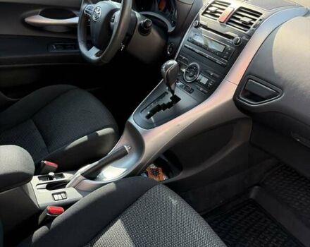 Фиолетовый Тойота Аурис, объемом двигателя 1.6 л и пробегом 146 тыс. км за 11000 $, фото 9 на Automoto.ua