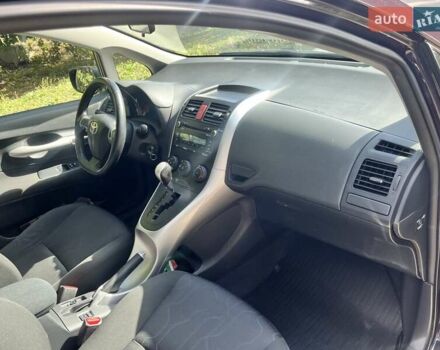 Фіолетовий Тойота Ауріс, об'ємом двигуна 1.6 л та пробігом 146 тис. км за 11500 $, фото 8 на Automoto.ua