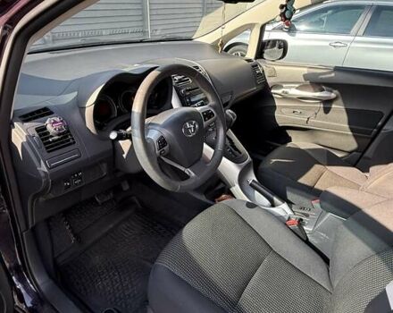 Фиолетовый Тойота Аурис, объемом двигателя 1.6 л и пробегом 146 тыс. км за 11000 $, фото 14 на Automoto.ua