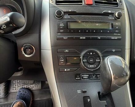 Фиолетовый Тойота Аурис, объемом двигателя 1.6 л и пробегом 146 тыс. км за 11000 $, фото 20 на Automoto.ua
