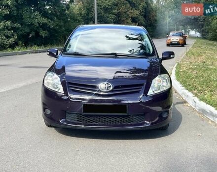 Фіолетовий Тойота Ауріс, об'ємом двигуна 1.6 л та пробігом 146 тис. км за 11500 $, фото 2 на Automoto.ua