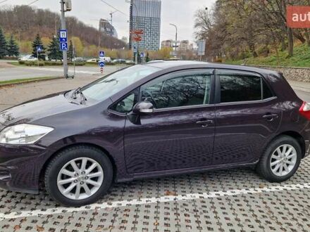 Фиолетовый Тойота Аурис, объемом двигателя 1.6 л и пробегом 192 тыс. км за 9500 $, фото 1 на Automoto.ua