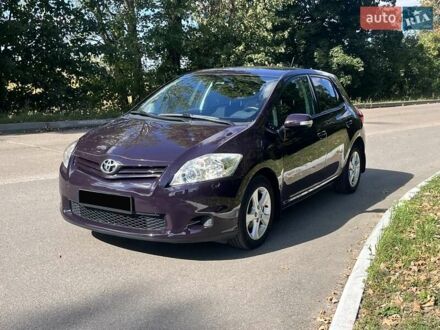 Фіолетовий Тойота Ауріс, об'ємом двигуна 1.6 л та пробігом 146 тис. км за 11500 $, фото 1 на Automoto.ua