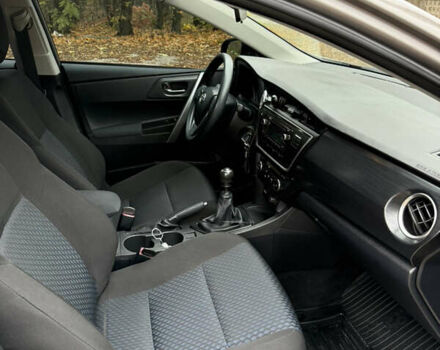 Коричневый Тойота Аурис, объемом двигателя 1.33 л и пробегом 105 тыс. км за 9800 $, фото 18 на Automoto.ua