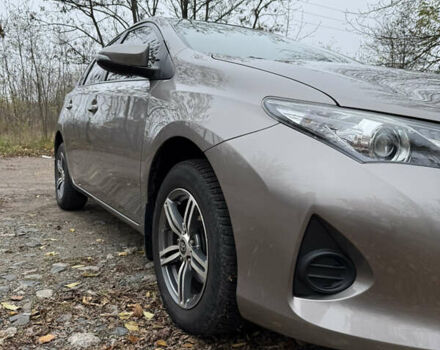 Коричневый Тойота Аурис, объемом двигателя 1.33 л и пробегом 105 тыс. км за 9800 $, фото 21 на Automoto.ua