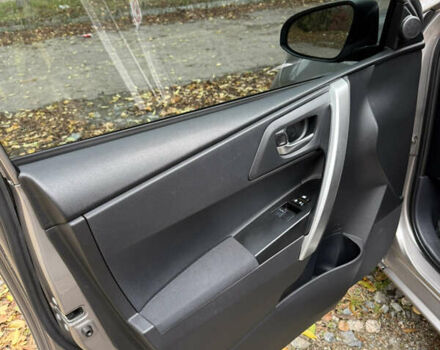 Коричневый Тойота Аурис, объемом двигателя 1.33 л и пробегом 105 тыс. км за 9800 $, фото 14 на Automoto.ua