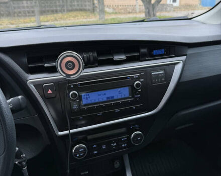 Коричневый Тойота Аурис, объемом двигателя 1.33 л и пробегом 105 тыс. км за 9800 $, фото 10 на Automoto.ua