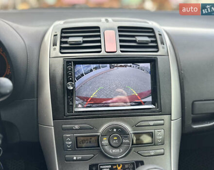 Красный Тойота Аурис, объемом двигателя 1.6 л и пробегом 193 тыс. км за 6855 $, фото 14 на Automoto.ua