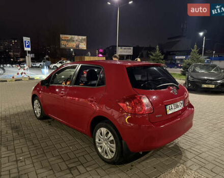 Красный Тойота Аурис, объемом двигателя 1.6 л и пробегом 206 тыс. км за 7150 $, фото 3 на Automoto.ua