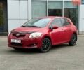 Красный Тойота Аурис, объемом двигателя 1.6 л и пробегом 204 тыс. км за 6800 $, фото 1 на Automoto.ua