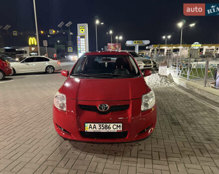 Красный Тойота Аурис, объемом двигателя 1.6 л и пробегом 206 тыс. км за 7150 $, фото 1 на Automoto.ua