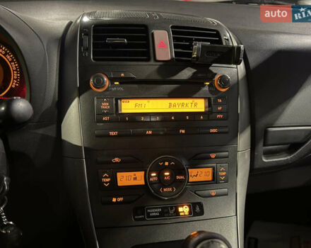 Красный Тойота Аурис, объемом двигателя 1.6 л и пробегом 206 тыс. км за 7150 $, фото 8 на Automoto.ua