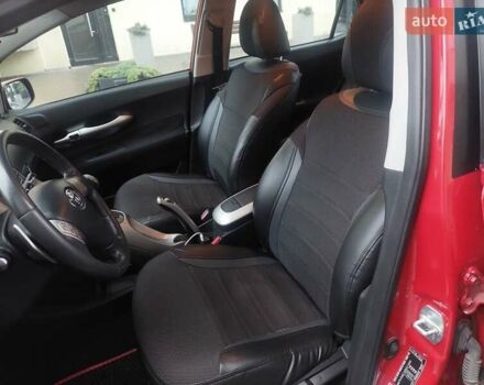 Красный Тойота Аурис, объемом двигателя 1.6 л и пробегом 134 тыс. км за 6499 $, фото 16 на Automoto.ua