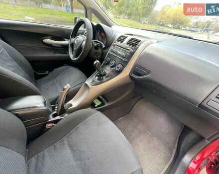 Тойота Аурис 2007 в Николаеве на Automoto.ua Красный Тойота Аурис, объемом двигателя 1.6 л и пробегом 200 тыс. км за 6199 $, фото 14 на Automoto.ua