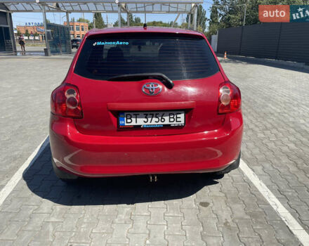 Червоний Тойота Ауріс, об'ємом двигуна 1.6 л та пробігом 200 тис. км за 6300 $, фото 4 на Automoto.ua