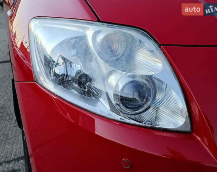 Красный Тойота Аурис, объемом двигателя 1.6 л и пробегом 101 тыс. км за 8490 $, фото 3 на Automoto.ua