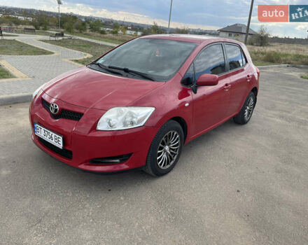 Червоний Тойота Ауріс, об'ємом двигуна 1.6 л та пробігом 200 тис. км за 6200 $, фото 3 на Automoto.ua