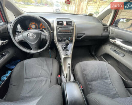 Тойота Аурис 2007 в Николаеве на Automoto.ua Красный Тойота Аурис, объемом двигателя 1.6 л и пробегом 200 тыс. км за 6199 $, фото 9 на Automoto.ua