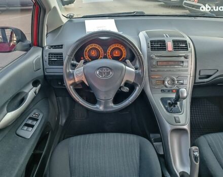 Красный Тойота Аурис, объемом двигателя 1.6 л и пробегом 101 тыс. км за 8490 $, фото 14 на Automoto.ua