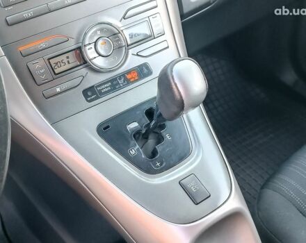 Красный Тойота Аурис, объемом двигателя 1.6 л и пробегом 101 тыс. км за 8490 $, фото 27 на Automoto.ua