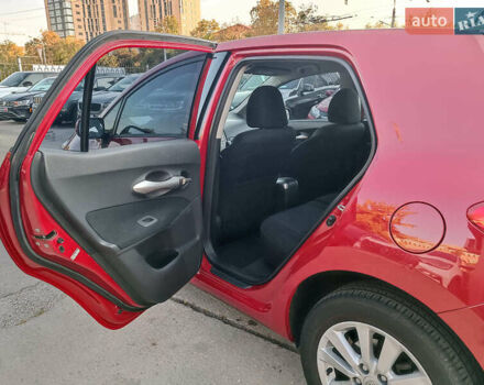 Красный Тойота Аурис, объемом двигателя 1.6 л и пробегом 101 тыс. км за 8490 $, фото 11 на Automoto.ua