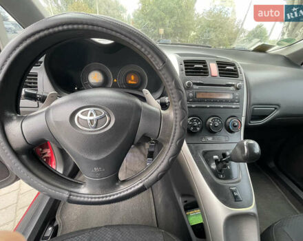 Червоний Тойота Ауріс, об'ємом двигуна 1.6 л та пробігом 200 тис. км за 6200 $, фото 16 на Automoto.ua