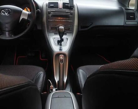 Красный Тойота Аурис, объемом двигателя 1.6 л и пробегом 134 тыс. км за 6499 $, фото 20 на Automoto.ua