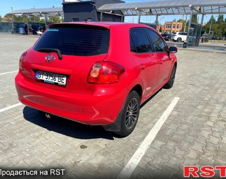 Красный Тойота Аурис, объемом двигателя 1.6 л и пробегом 200 тыс. км за 6300 $, фото 2 на Automoto.ua