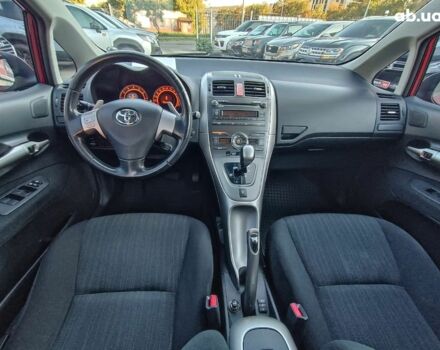 Красный Тойота Аурис, объемом двигателя 1.6 л и пробегом 101 тыс. км за 8490 $, фото 13 на Automoto.ua