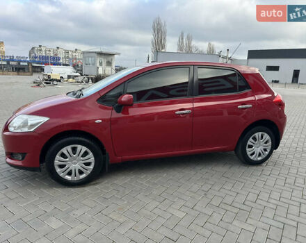 Красный Тойота Аурис, объемом двигателя 1.6 л и пробегом 193 тыс. км за 6855 $, фото 9 на Automoto.ua