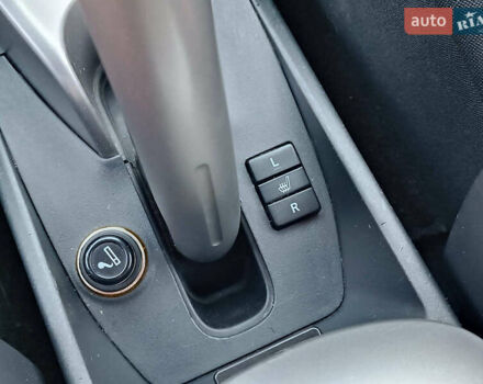 Красный Тойота Аурис, объемом двигателя 1.6 л и пробегом 101 тыс. км за 8490 $, фото 28 на Automoto.ua