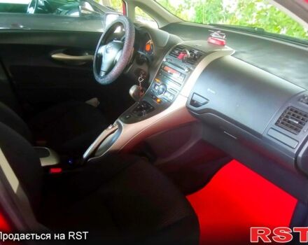 Красный Тойота Аурис, объемом двигателя 1.6 л и пробегом 152 тыс. км за 5999 $, фото 5 на Automoto.ua