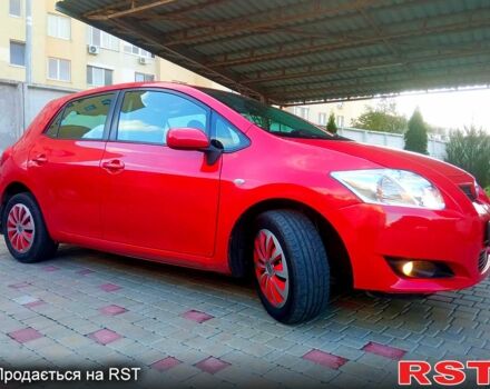 Красный Тойота Аурис, объемом двигателя 1.6 л и пробегом 152 тыс. км за 5999 $, фото 1 на Automoto.ua