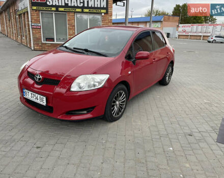 Червоний Тойота Ауріс, об'ємом двигуна 1.6 л та пробігом 200 тис. км за 6200 $, фото 2 на Automoto.ua