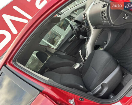 Красный Тойота Аурис, объемом двигателя 1.6 л и пробегом 193 тыс. км за 6855 $, фото 11 на Automoto.ua
