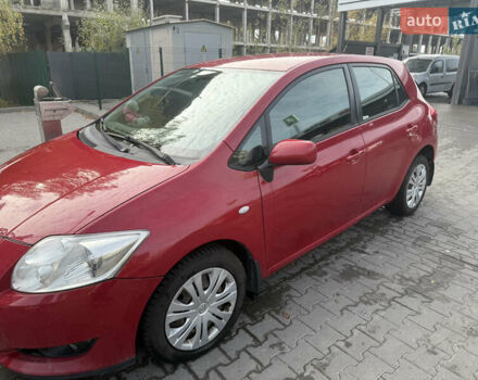 Красный Тойота Аурис, объемом двигателя 1.6 л и пробегом 109 тыс. км за 7300 $, фото 4 на Automoto.ua