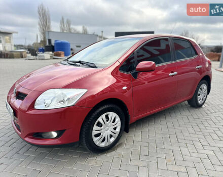 Красный Тойота Аурис, объемом двигателя 1.6 л и пробегом 193 тыс. км за 6855 $, фото 10 на Automoto.ua