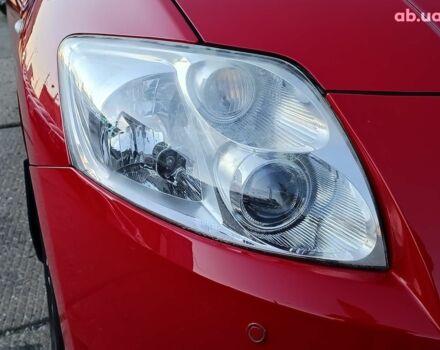 Красный Тойота Аурис, объемом двигателя 1.6 л и пробегом 101 тыс. км за 8490 $, фото 3 на Automoto.ua