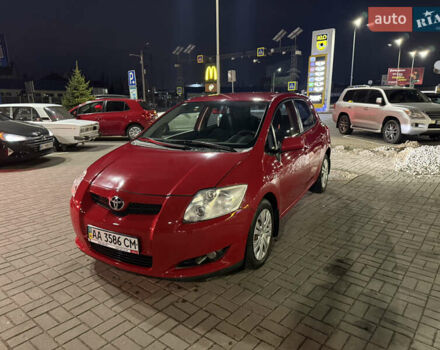 Красный Тойота Аурис, объемом двигателя 1.6 л и пробегом 206 тыс. км за 7150 $, фото 2 на Automoto.ua