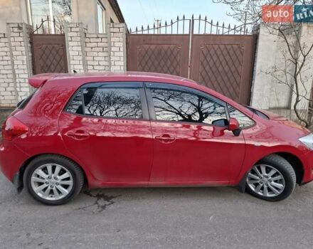 Красный Тойота Аурис, объемом двигателя 1.6 л и пробегом 196 тыс. км за 6800 $, фото 1 на Automoto.ua