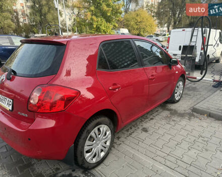 Красный Тойота Аурис, объемом двигателя 1.6 л и пробегом 109 тыс. км за 7300 $, фото 2 на Automoto.ua