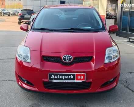 Красный Тойота Аурис, объемом двигателя 1.6 л и пробегом 101 тыс. км за 8490 $, фото 1 на Automoto.ua