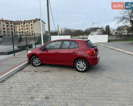 Красный Тойота Аурис, объемом двигателя 1.6 л и пробегом 186 тыс. км за 6900 $, фото 2 на Automoto.ua