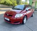 Красный Тойота Аурис, объемом двигателя 1.6 л и пробегом 169 тыс. км за 4400 $, фото 1 на Automoto.ua