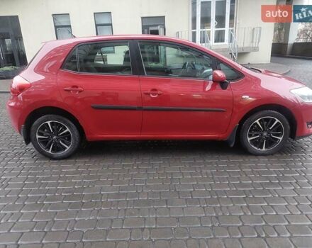 Красный Тойота Аурис, объемом двигателя 1.6 л и пробегом 134 тыс. км за 6999 $, фото 5 на Automoto.ua