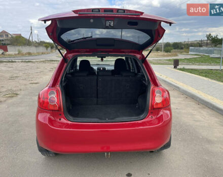 Червоний Тойота Ауріс, об'ємом двигуна 1.6 л та пробігом 200 тис. км за 6200 $, фото 4 на Automoto.ua